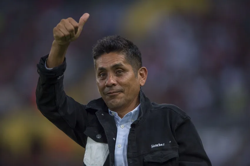 MEXSPORT Jorge Campos en un partido de despedida de Rafael Márquez