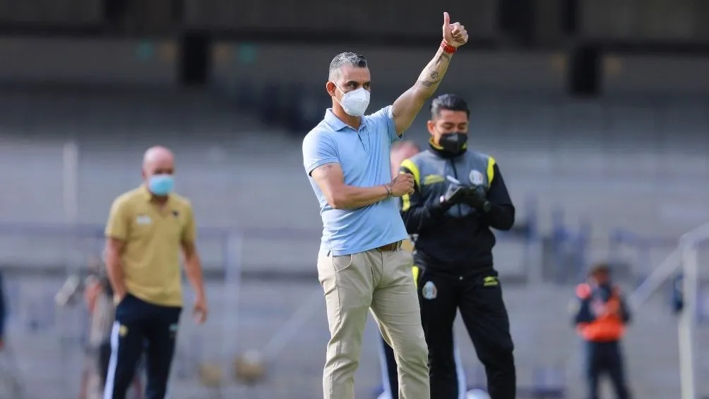 IMAGO7 Altamirano en el partido con Querétaro