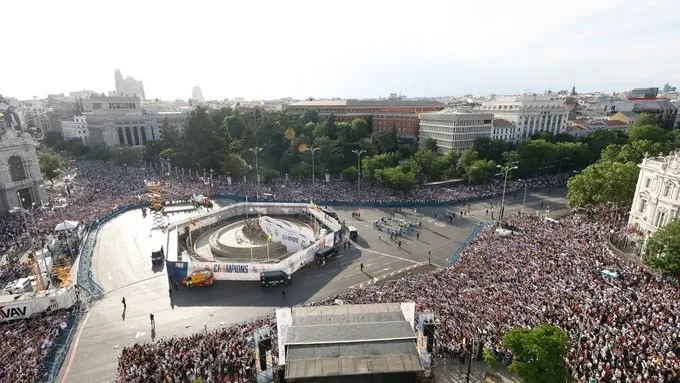 INSTAGRAM: @Realmadrid Aficionados celebrando en Cibeles