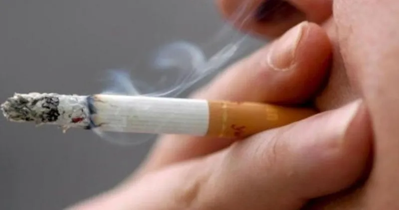 EFE Ciudadano fumando