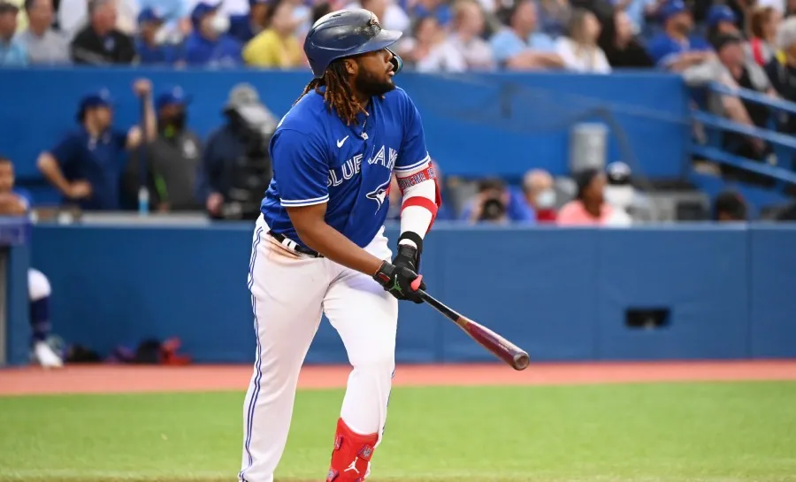 AP Vladimir Guerrero Jr. al conectar cuadrangular