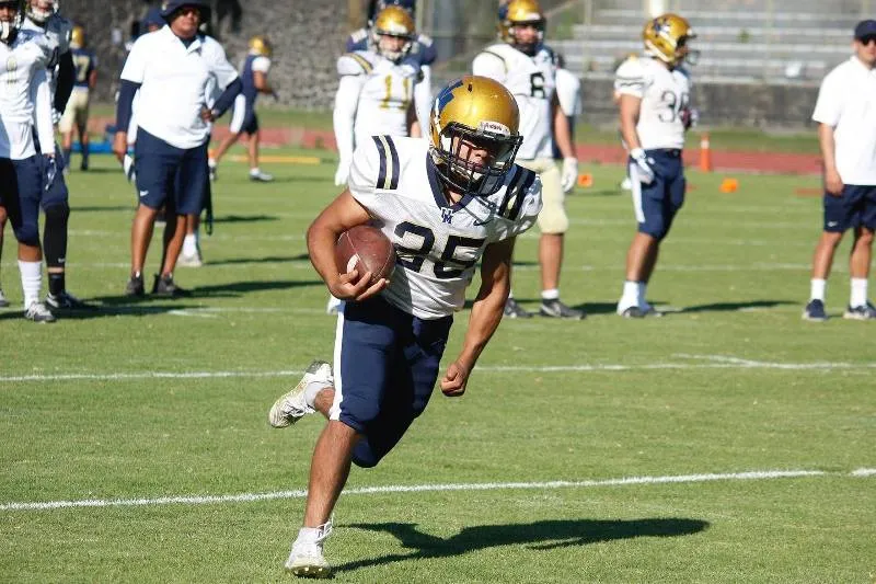 Twitter: @PumasCU_fba Pumas CU