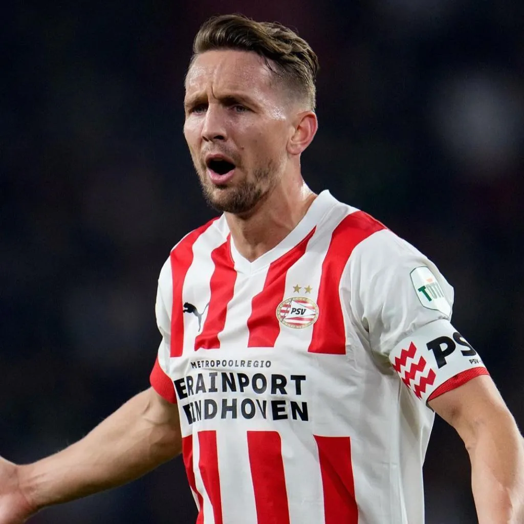 @PSV Luuk de Jong durante el partido ante AZ