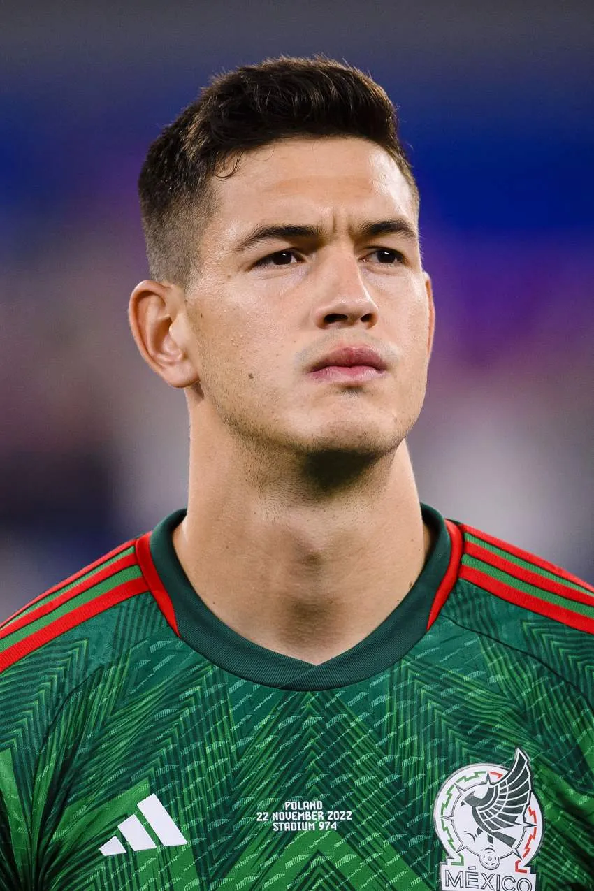 MEXSPORT César Montes en Qatar 2022 con México