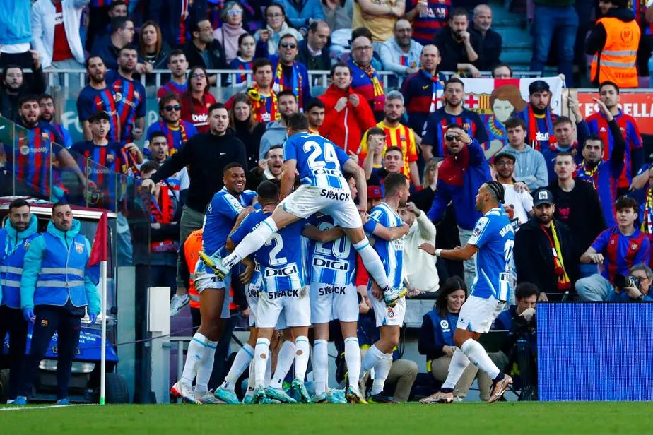 AP El Espanyol le arrebató el empate al Barcelon