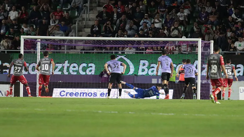 Imago7 Cambindo falló una pena máxima en la primera parte