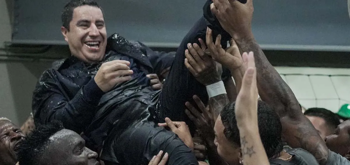 X:nacionaloficial Efraín Juárez