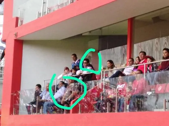 ESPECIAL González China (primero en última fila), Ángel Fuentes y Kuri (arriba)