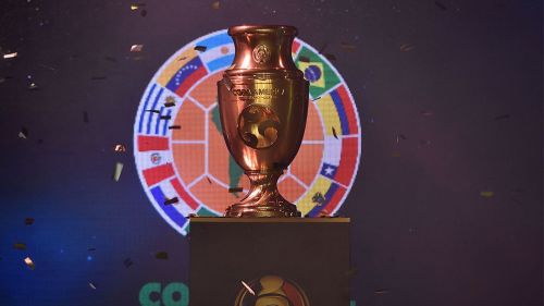 Trofeo de la Copa AmÃ©rica durante la presentaciÃ³n del Centenario