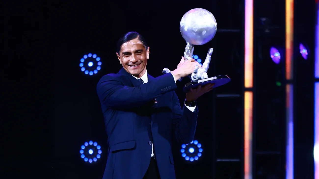 Paco Palencia recuerda a Pumas al ser inducido al Salón de la Fama del Futbol