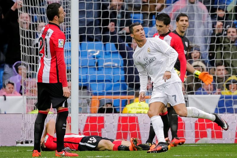 Ronaldo corre tras marcar al Athletic