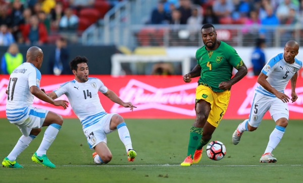 Una jugada del partido entre Uruguay y Jamaica