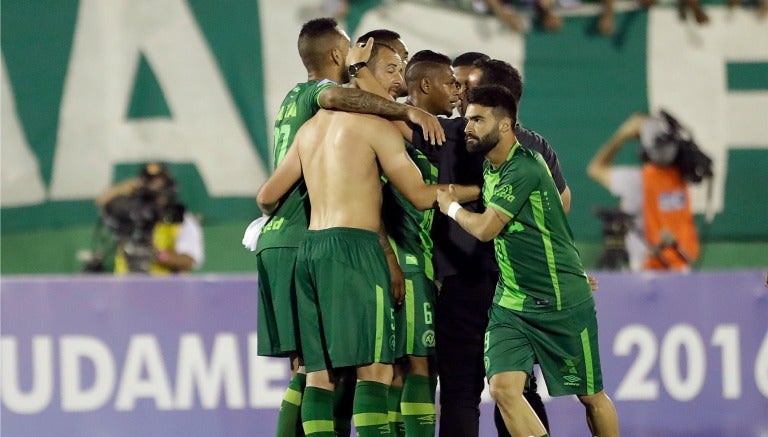 Chapecoense celebra triunfo sobre San Lorenzo