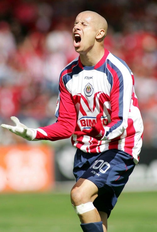 Bofo Bautista festejando el gol que significaría del campeonato para Chivas