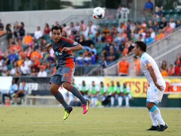 Bravo en un juego del Carolina Railhawks