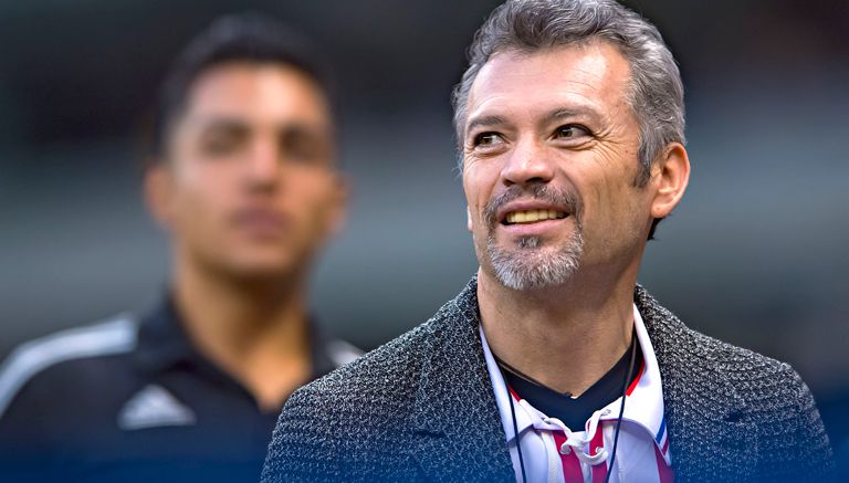 El CEO de Chivas sonríe tras un juego del Rebaño