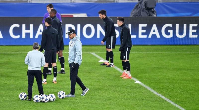Héctor Herrera entrena junto a sus compañeros previo al juego frente a Juventus