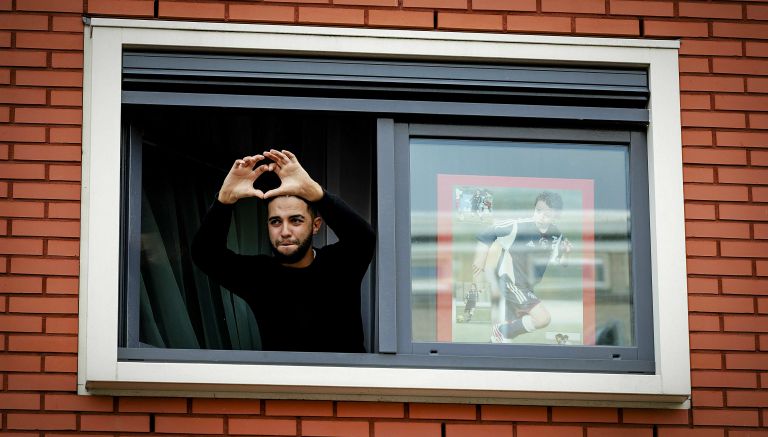 El hermano de Nouri agradece el apoyo desde la ventana