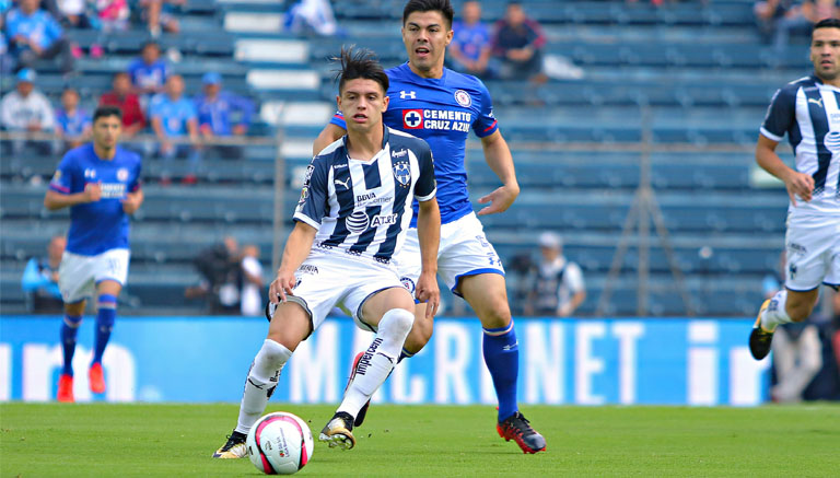 González en un encuentro entre Monterrey y Cruz Azul