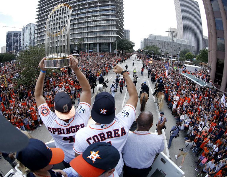 Astros de Houston levanta el título de la Serie Mundial
