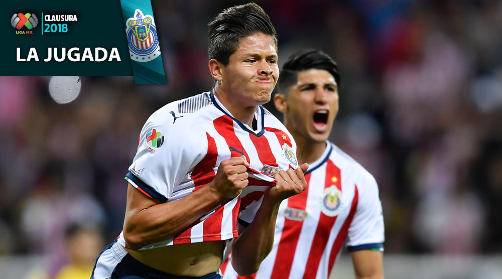 José Godínez festeja gol contra América
