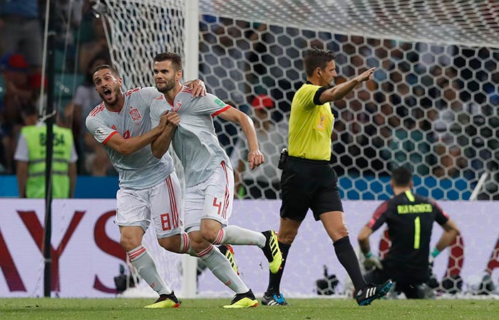 Nacho festeja su gol en el Portugal 3-3 España