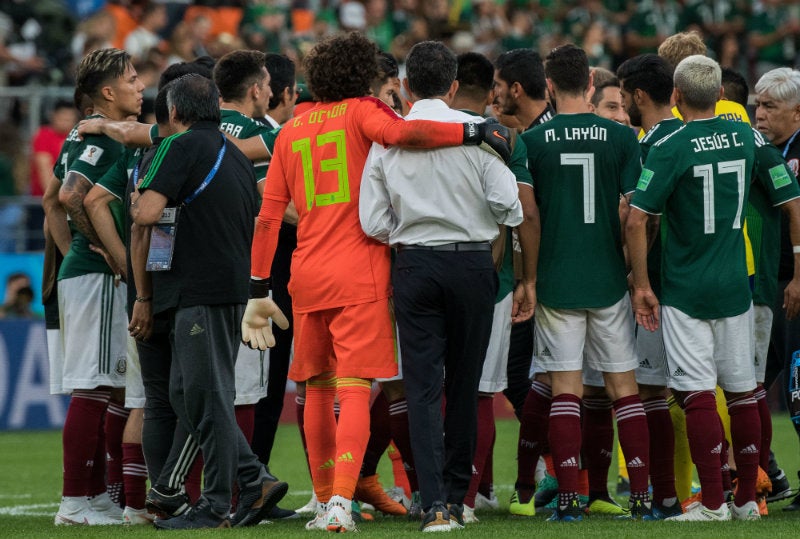 La Selección Mexicana se reúne al término del duelo ante Suecia