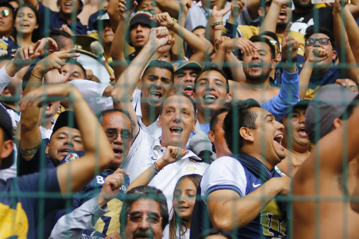 El presidente de Pumas celebra su victoria ante Toluca 