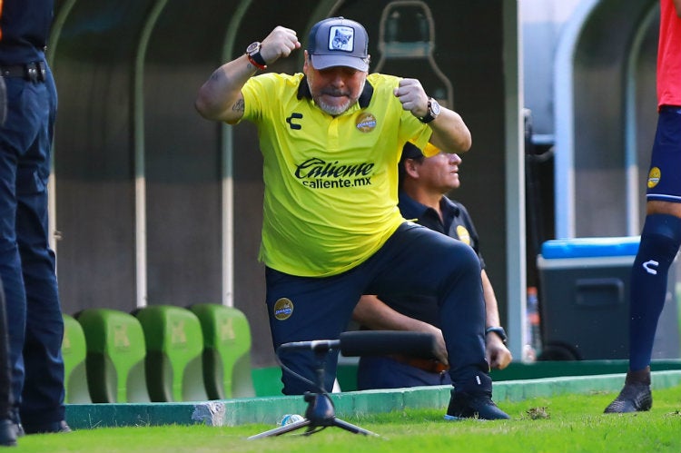 Maradona explota durante un duelo con Dorados