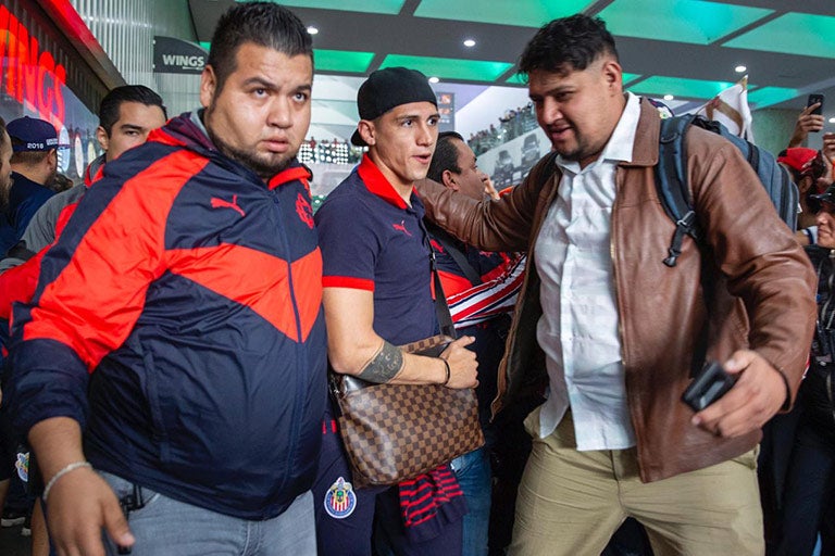 Pulido es recibido por aficionados en la CDMX