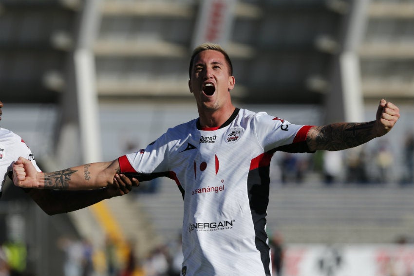 Ramos celebra anotación en el Estadio Universitario BUAP 