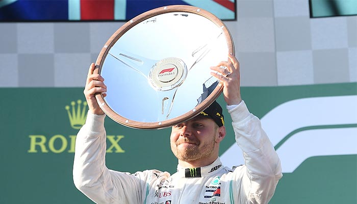 Bottas coronándose campeón del GP de Australia 