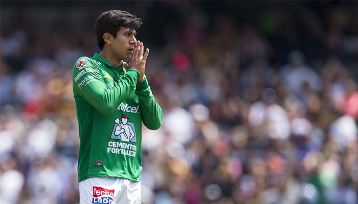 Juan Macias en un partido con el León en el Clausura 2019 