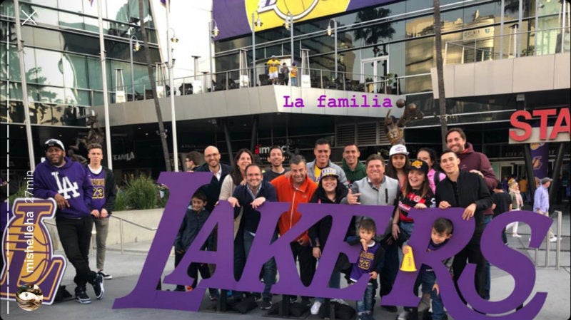 Publicación de la hija del Piojo en el Staples Center