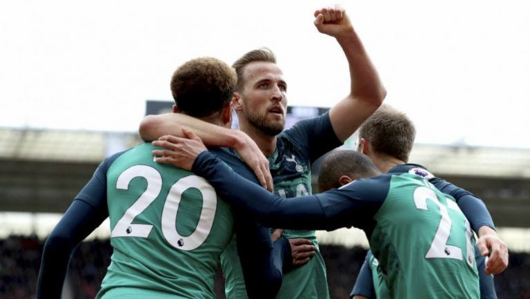 Harry Kane celebra un gol con el Tottenham