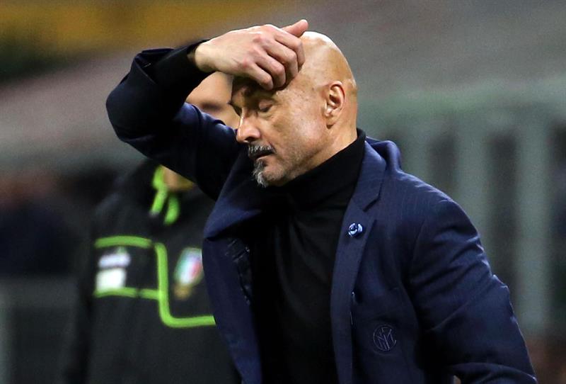 Spalletti se lamenta durante juego del Inter