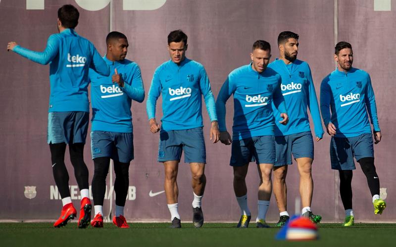 Jugadores del Barcelona en un entrenamiento 