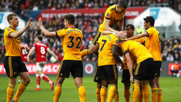 Wolves celebrando un gol