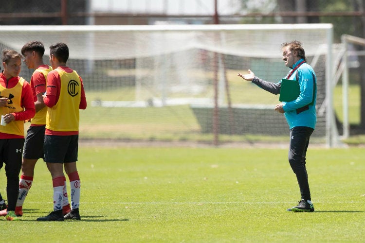 La Volpe, durante un entrenamiento con Toluca