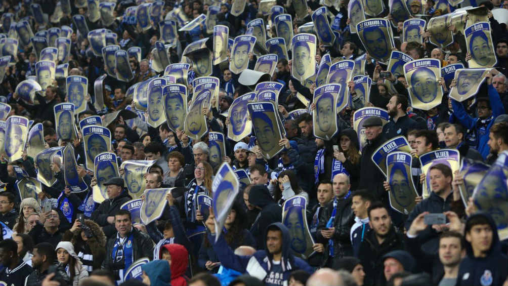Aficionados apoyan al Porto en duelo de Champions