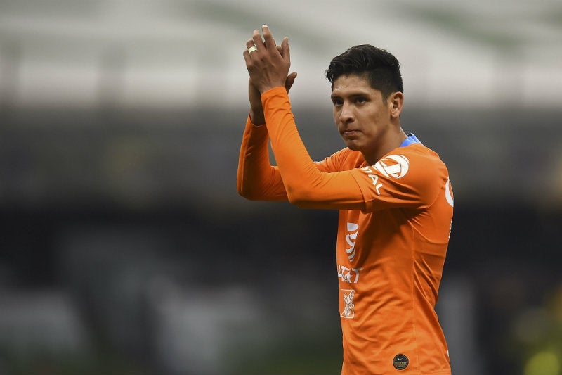 Edson Álvarez durante un juego del América