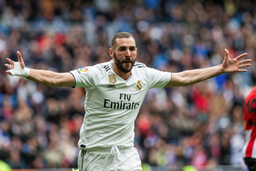 Benzema celebra gol en el Santiago Bernabéu 