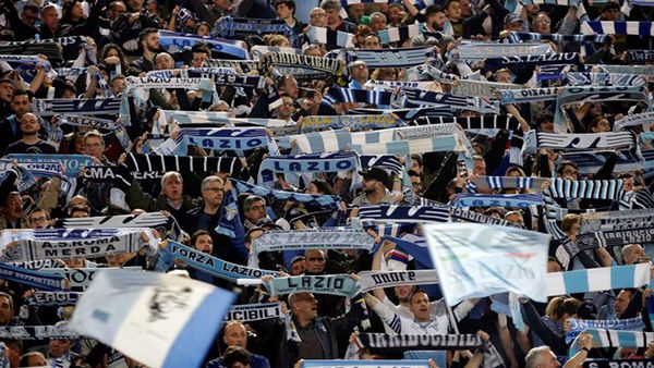 Seguidores de Lazio durante un partido 