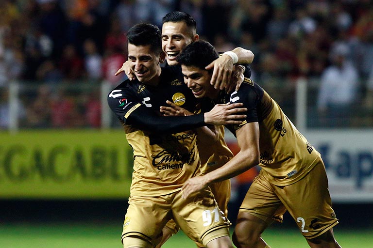 El festejo de los jugadores de Dorados tras un gol sobre Mineros