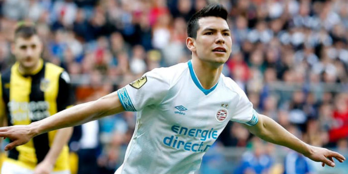 Lozano, festeja gol con el PSV