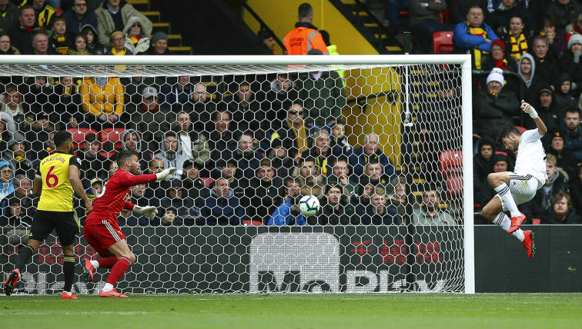 Jiménez previo a marcar gol frente al Watford 