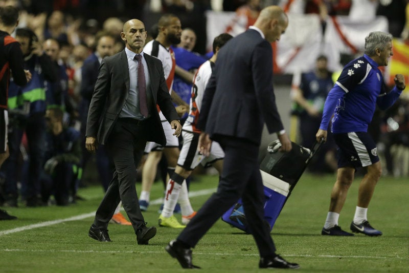 Zidane cabizbajo tras perder frente al Rayo Vallecano