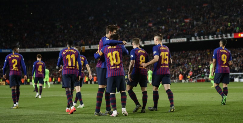 Jugadores del Barça festejan un gol en el Camp Nou