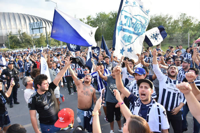 Aficionados de Rayados previo a la Final