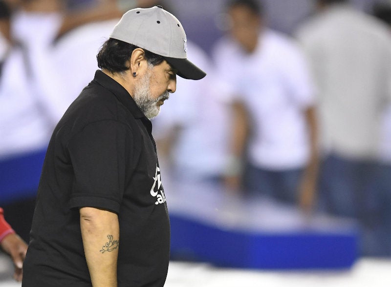 Maradona, cabizbajo tras perder otra Final con Dorados